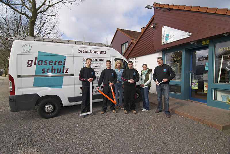 Foto vom Team der Glaserei Schulz aus Kiel Heikendorf